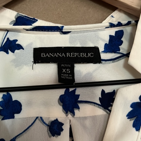 Banana Republic - Blue Floral Collar Blouse - Picture 7 of 7